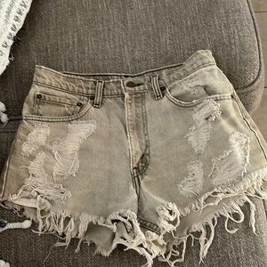 High waisted Levi shorts. Size 31